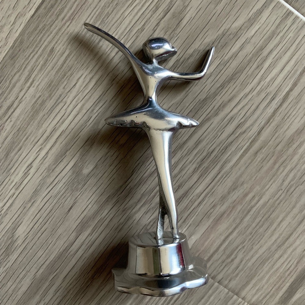 *Ballerina Jewelry Holder